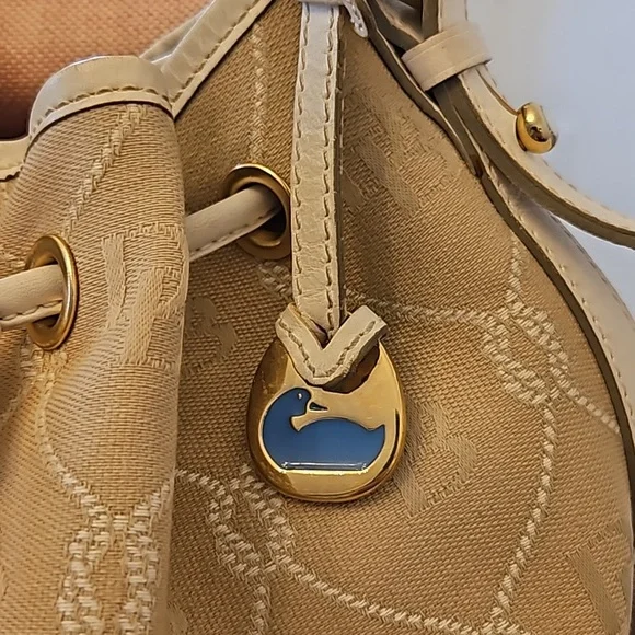 Dooney & Bourke Monogram Signature Drawstring Bucket Shoulder Bag White Leather - Picture 5 of 17